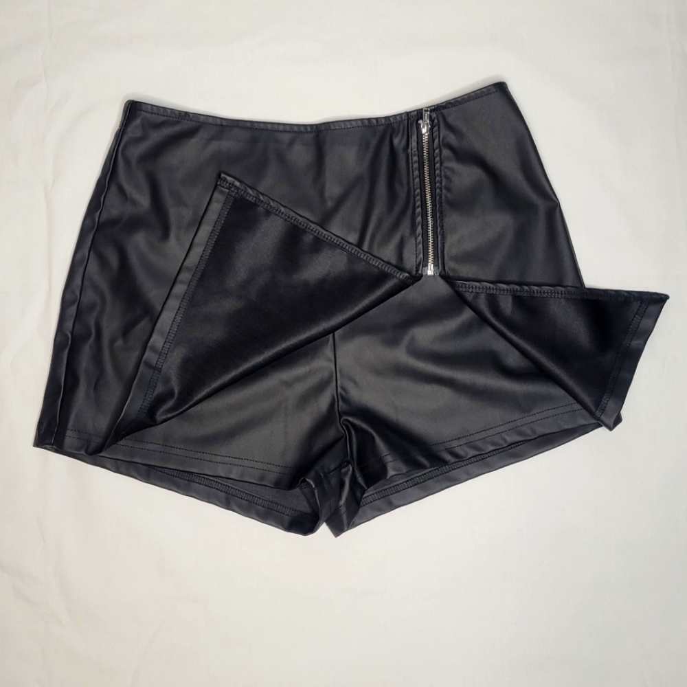 Women SHEIN short skirt